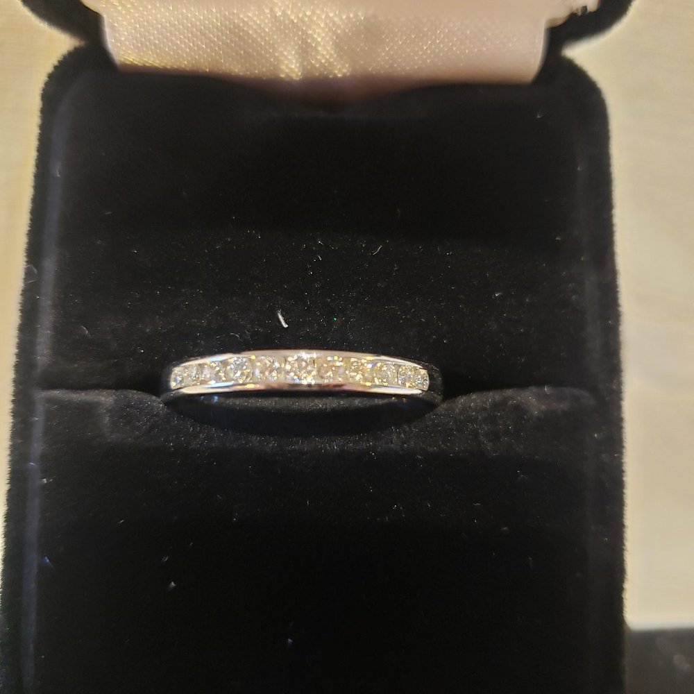 14K White Gold Diamond Wedding Band- Size 7